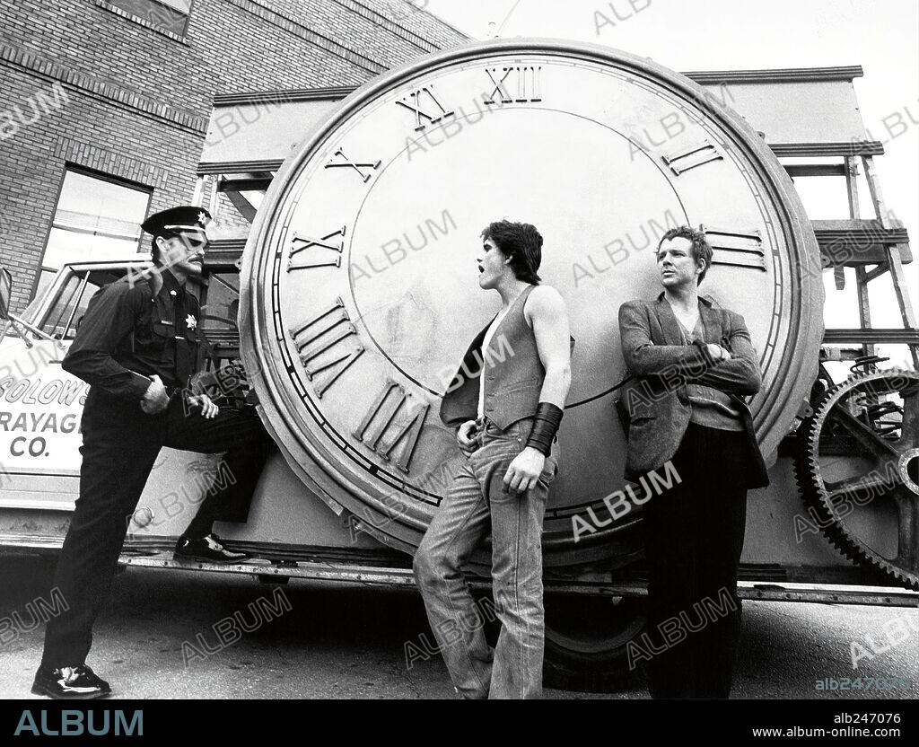 MATT DILLON, MICKEY ROURKE and WILLIAM SMITH in RUMBLE FISH, 1983, directed by FRANCIS FORD COPPOLA. Copyright UNIVERSAL PICTURES.