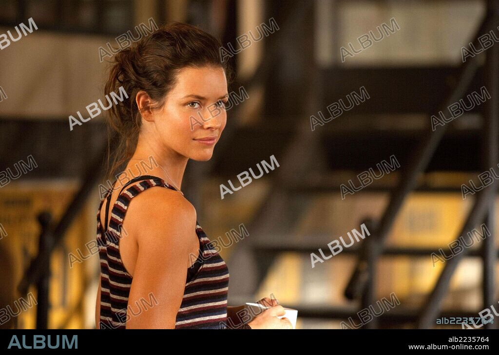 EVANGELINE LILLY in REAL STEEL, 2011, directed by SHAWN LEVY. Copyright DREAMWORKS SKG.