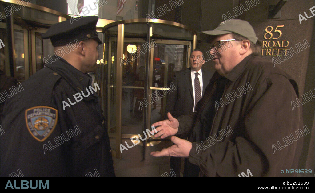 MICHAEL MOORE en CAPITALISMO: UNA HISTORIA DE AMOR, 2009 (CAPITALISM: A LOVE STORY), dirigida por MICHAEL MOORE. Copyright DOG EAT DOG FILMS.