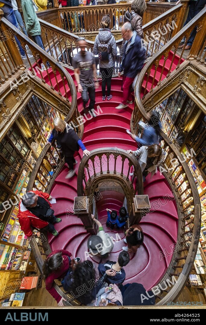 Librería Lello (Livraria Lello), también conocida como Librería Lello e Irmão (Livraria Lello e Irmão) o Librería Chardron, Oporto, Portugal.