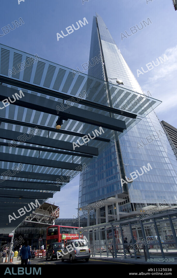 The Shard, the tallest building in Western Europe, designed by Renzo Piano, London Bridge, London, SE1, England, United Kingdom, Europe.