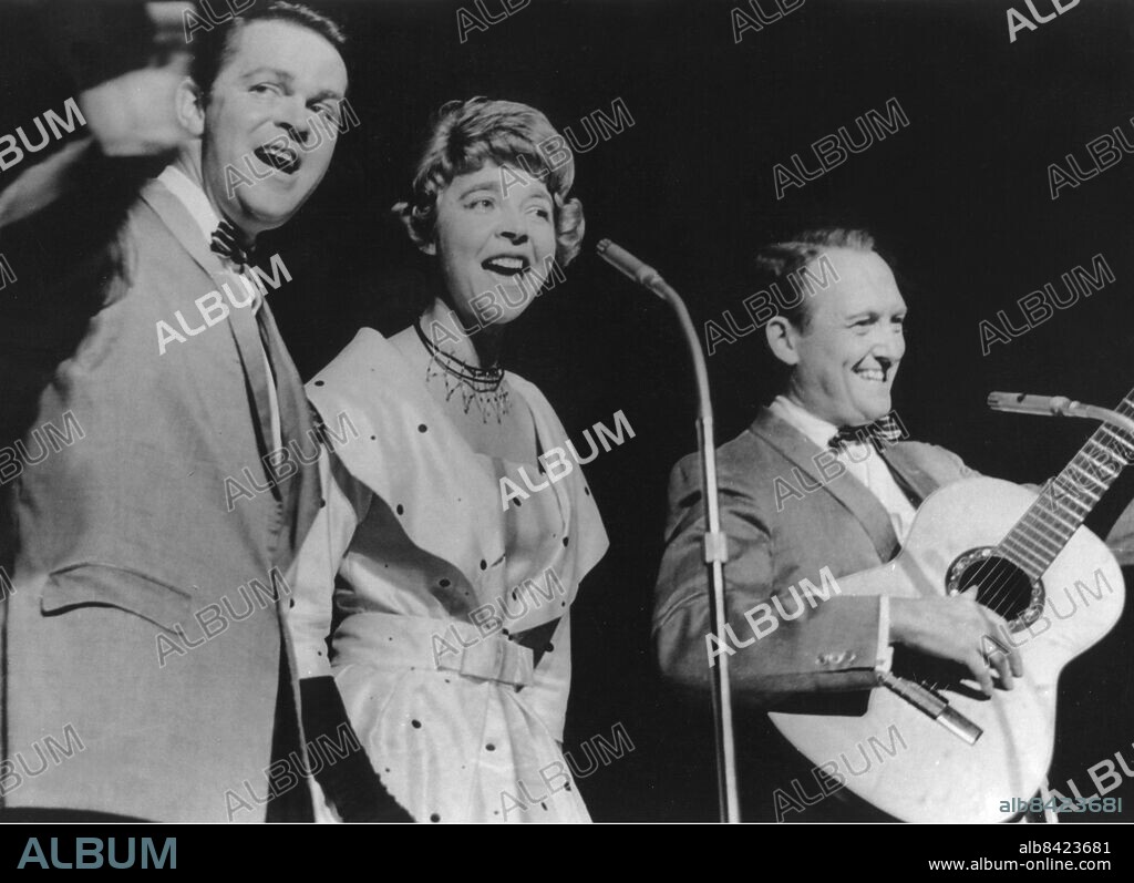 ©SCANPIX SWEDEN, 1961-02-10.. Sångtrion Swe-Danes på scen.. Alice Babs Sjöblom med Svend Asmussen (t.v.) och Ulrik Neumann.. Foto: Scanpix . Code: 20360.