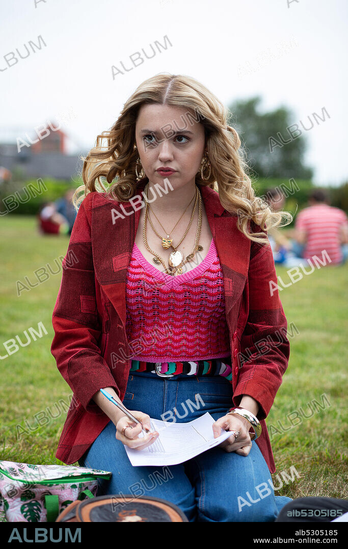 AIMEE LOU WOOD in SEX EDUCATION, 2019, directed by BEN TAYLOR and KATE HERRON. Copyright NETFLIX.