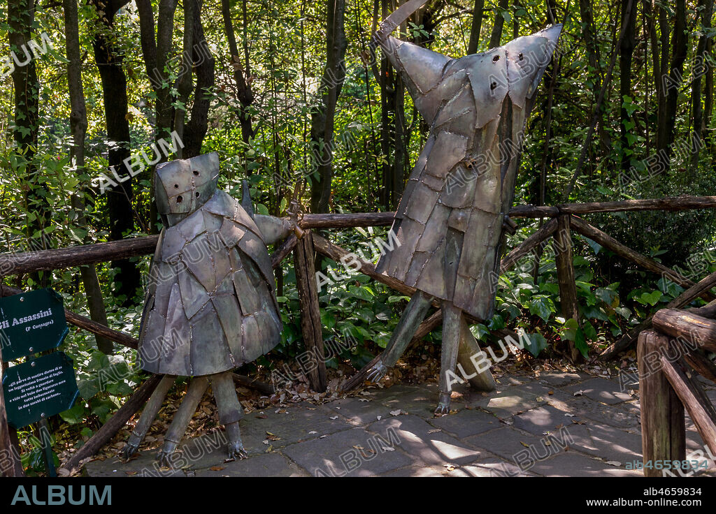 Pinocchio Park, The Land of Toys: the Bandits, bronze and steel statues by Pietro Consagra.