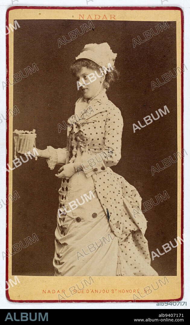 Portrait of Suzanne Reichenberg (1853-1924), baroness of Bourgoing, theater actress., Atelier Nadar, Photographer, Between 1860 and 1890, 2nd half of the 19th century, Photography, Graphic arts, Photography, Albumen paper print, Dimensions - Work: Height: 9.5 cm, Width: 6 cm, Dimensions: Height: 10.4 cm, Width: 6.3 cm.