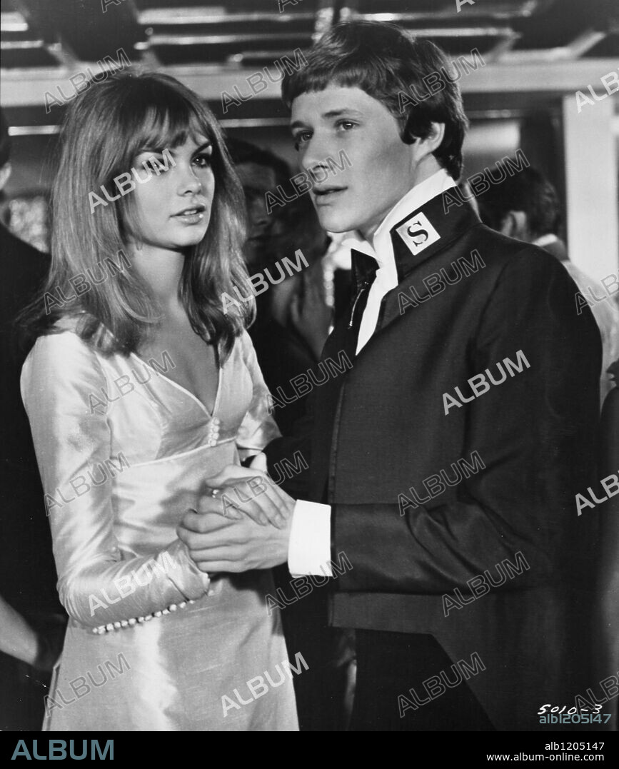 JEAN SHRIMPTON and PAUL JONES in PRIVILEGE, 1967, directed by PETER WATKINS. Copyright WORLD FILM-MEMORIAL/UNIVERSAL.