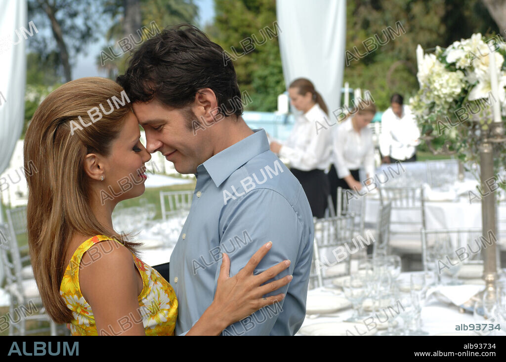 EVA LONGORA y PAUL RUDD. EVA LONGORIA y PAUL RUDD en OVER HER DEAD BODY, 2008, dirigida por JEFF LOWELL. Copyright GOLD CIRCLE FILMS/SAFRAN COMPANY,THE/DEAD FIANCEE PRODUCTION.