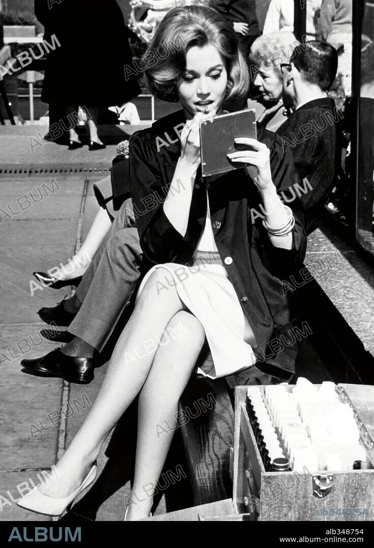 JANE FONDA in SUNDAY IN NEW YORK, 1963, directed by PETER TEWKSBURY. Copyright M.G.M/SEVEN ARTS.