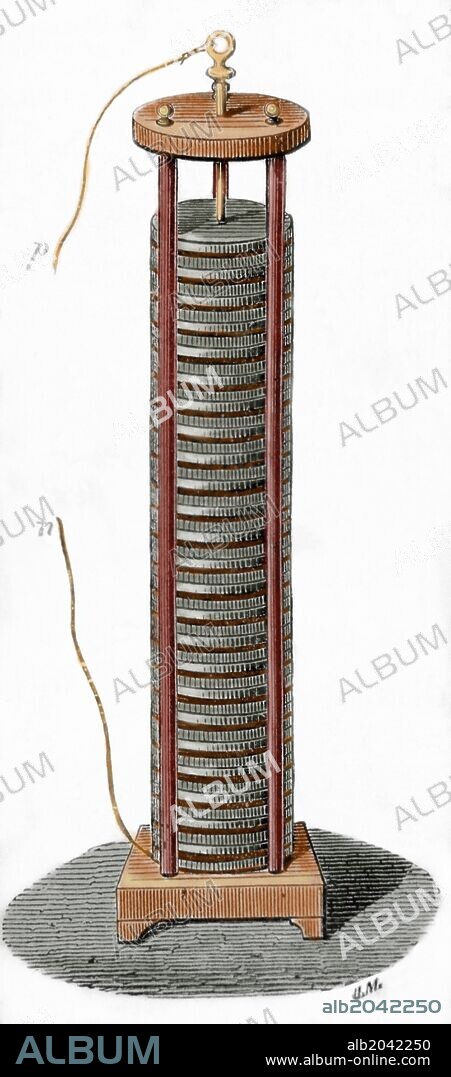 PILA DE VOLTA. Ideada por el físico italiano Alessandro Volta (1745-1827). Siglos XVIII-XIX. Grabado coloreado del siglo XIX.