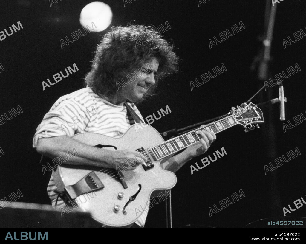 BRIAN FOSKETT. Pat Metheny, North Sea Jazz Festival, The Hague, Netherlands, 1999.