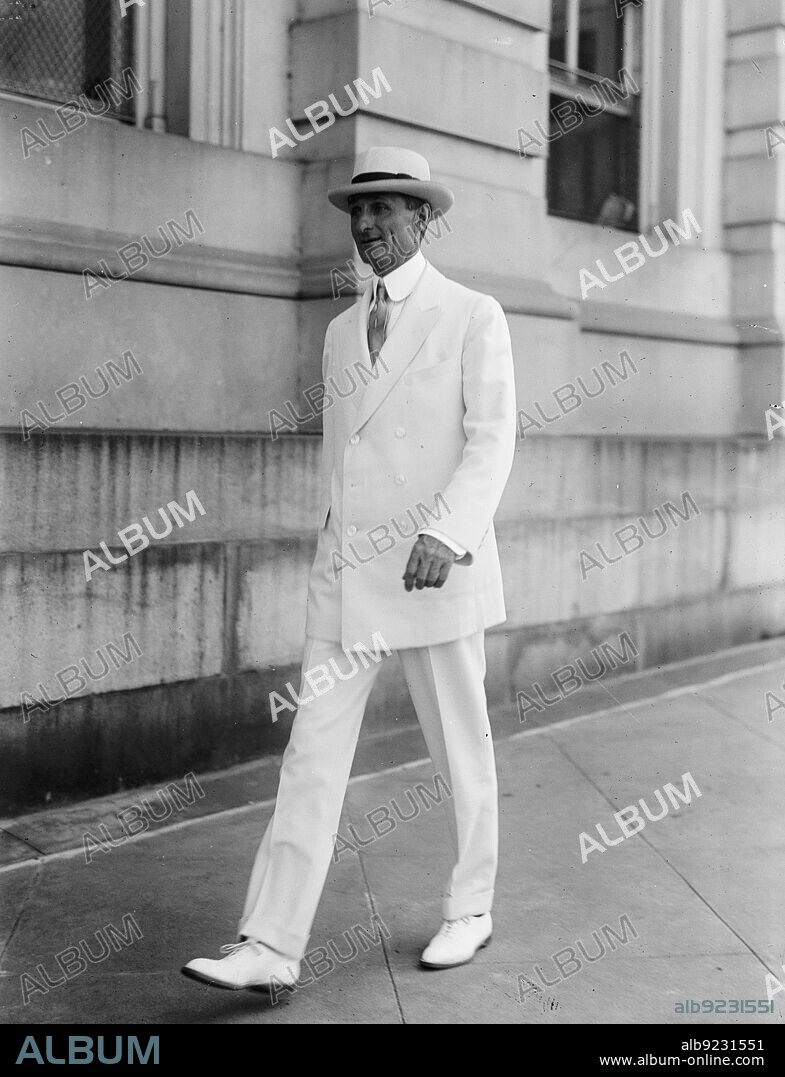 HARRIS & EWING. William Gibbs McAdoo, Secretary of The Treasury, 1914. Treasury Secretary 1913-1921.