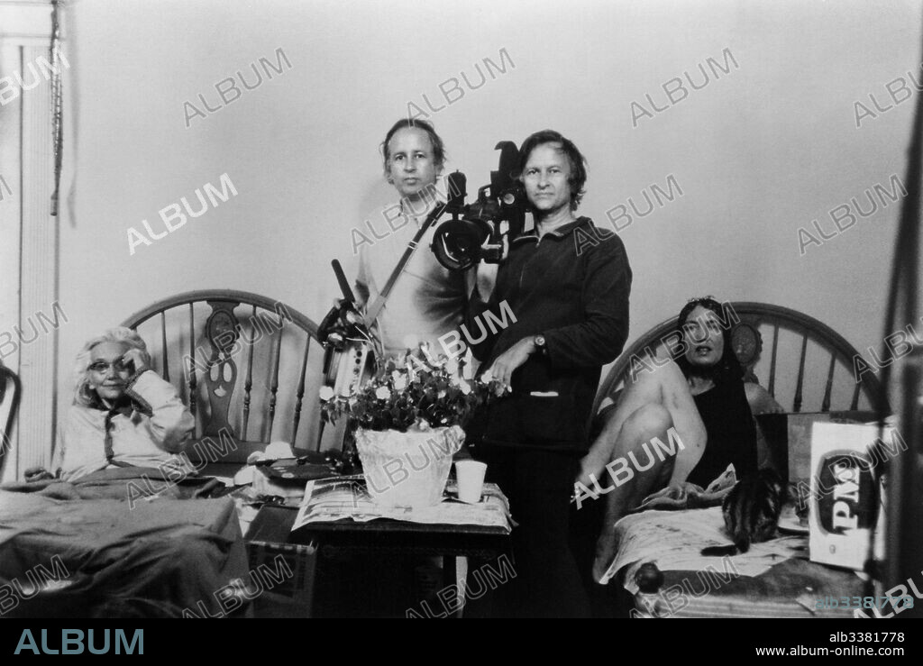 GREY GARDENS, 1975, directed by ALBERT MAYSLES and DAVID MAYSLES. Copyright PORTRAIT FILMS.