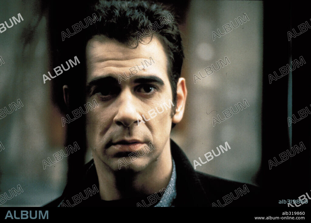 KARRA ELEJALDE en LA MADRE MUERTA, 1993, dirigida por JUANMA BAJO ULLOA.