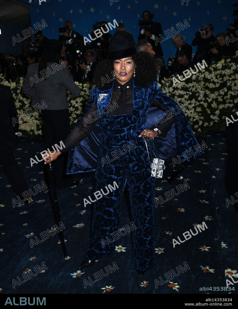 May 5, 2025, New York, Ny, United States: Angela Bassett attends the 2025 Met Gala Celebrating Superfine: Tailoring Black Style at Metropolitan Museum of Art in New York. May 5, 2025. (Credit Image: © Photo Image Press via ZUMA Press Wire).