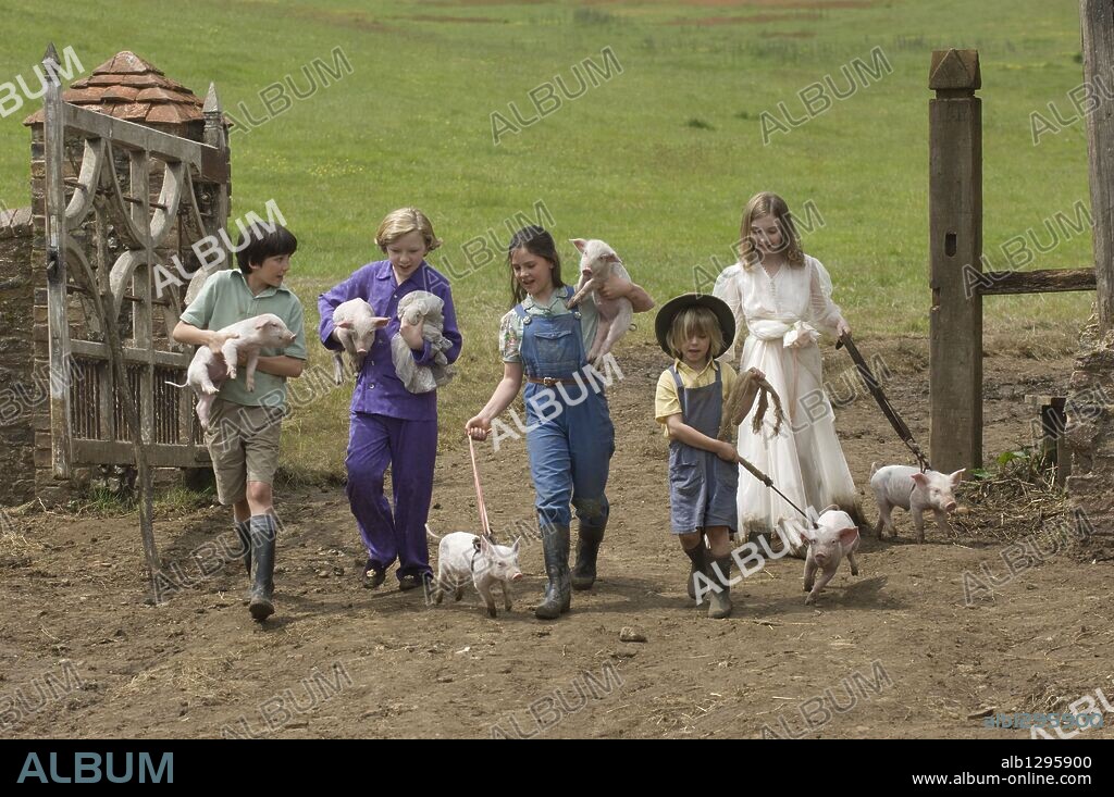 ASA BUTTERFIELD, EROS VLAHOS, LIL WOODS, OSCAR STEER and ROSIE TAYLOR-RITSON in NANNY MCPHEE AND THE BIG BANG, 2010, directed by SUSANNA WHITE. Copyright UNIVERSAL PICTURES.