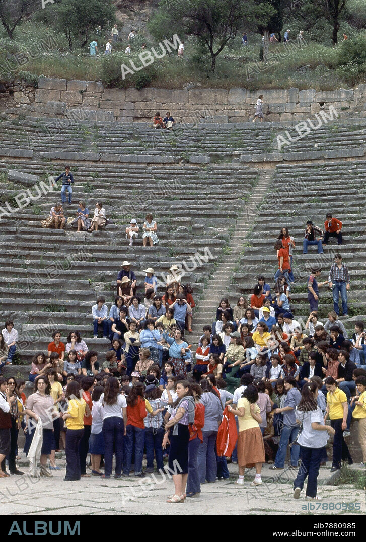 GRADAS DEL TEATRO DE DELFOS - SIGLO IV AC.