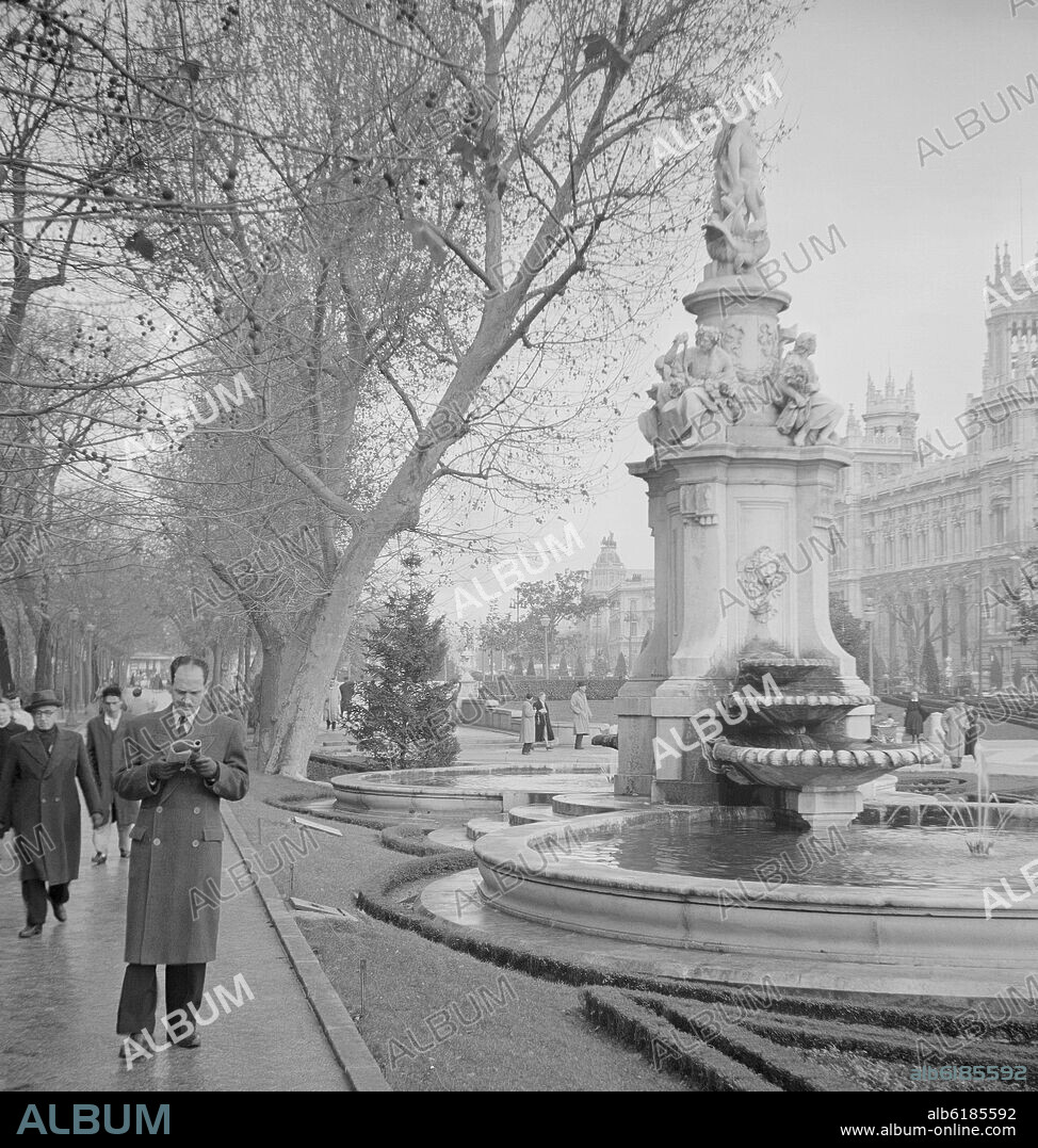 VENTURA RODRIGUEZ (1717-1785). FUENTE DE APOLO EN EL PASEO DEL PRADO - FOTOGRAFIA EN BLANCO Y NEGRO - AÑOS 50.