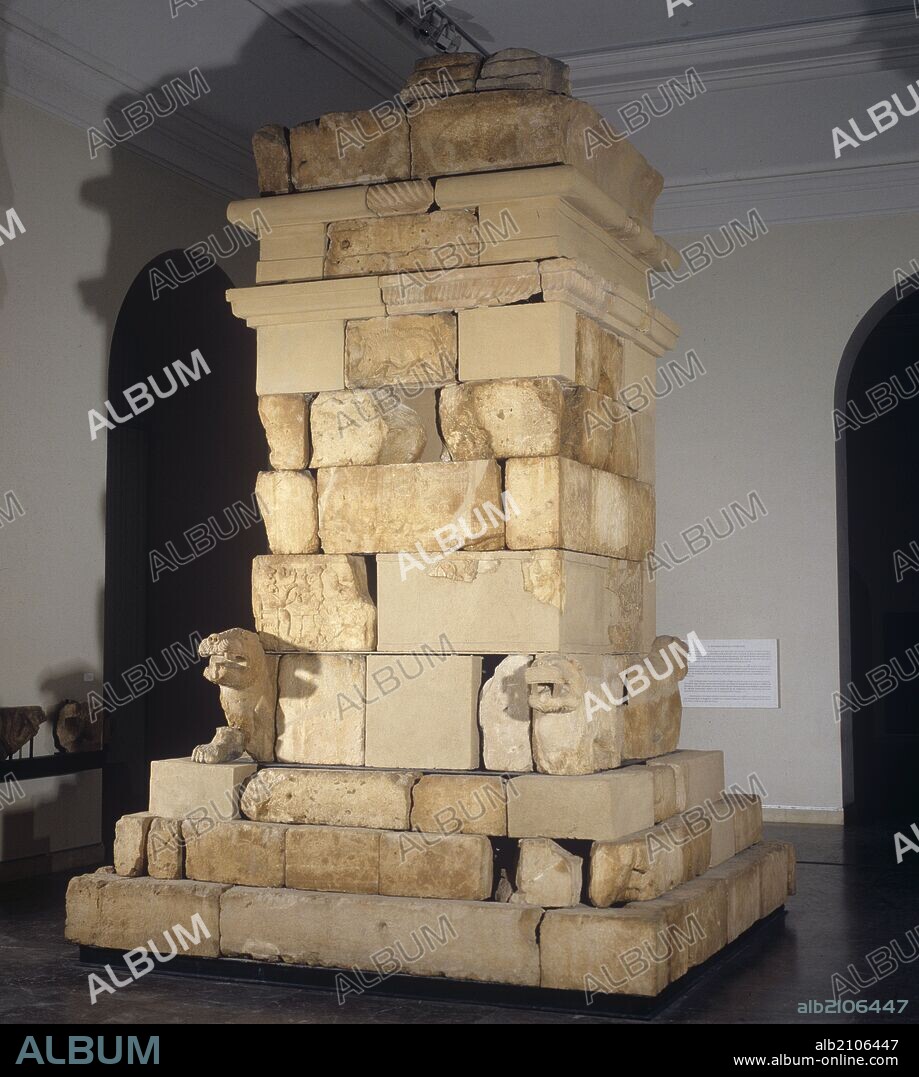 MONUMENTO FUNERARIO DE POZO MORO. IBERICO ARQUITECTURA. (DEPOSITO: MUSEO ARQUEOLOGICO NACIONAL).