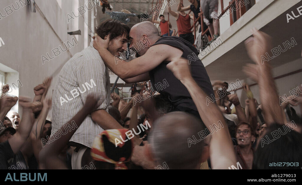 ALBERTO AMMANN und LUIS TOSAR in CELDA 211, 2009, unter der Regie von DANIEL MONZON. Copyright MORENA FILMS.