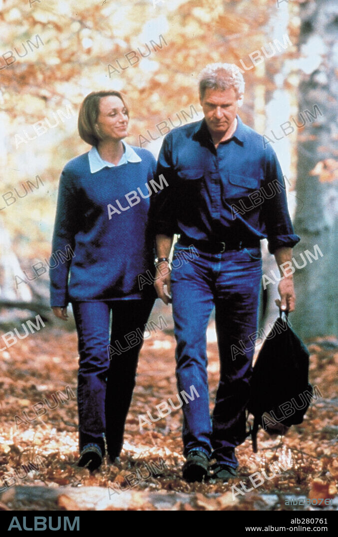 HARRISON FORD y Kristin Scott-Thomas. HARRISON FORD y KRISTIN SCOTT THOMAS en CAPRICHOS DEL DESTINO, 1999 (RANDOM HEARTS), dirigida por SYDNEY POLLACK. Copyright COLUMBIA PICTURES.