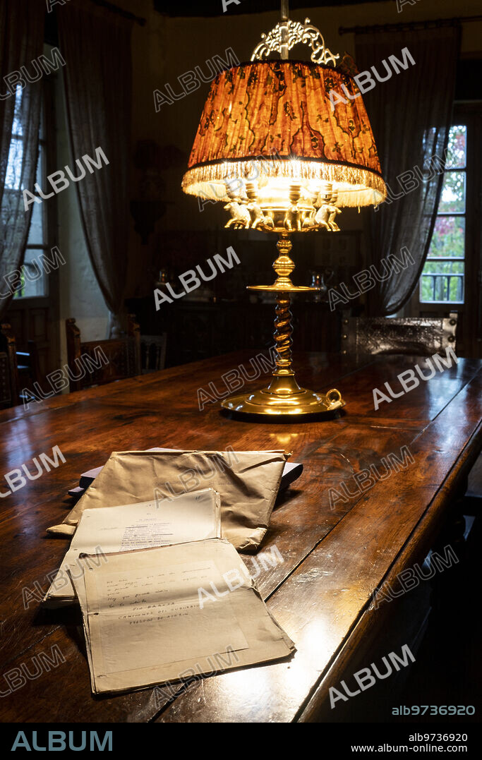 Vera de Bidasoa (Navarra), 20/10/2022. Reportaje sobre Bera de Bidasoa e Itzea, la casa de Pío Baroja y Julio Caro Baroja. Manuscrito del poemario 'Canciones del suburbio'. Foto: Ignacio Gil. ARCHDC.