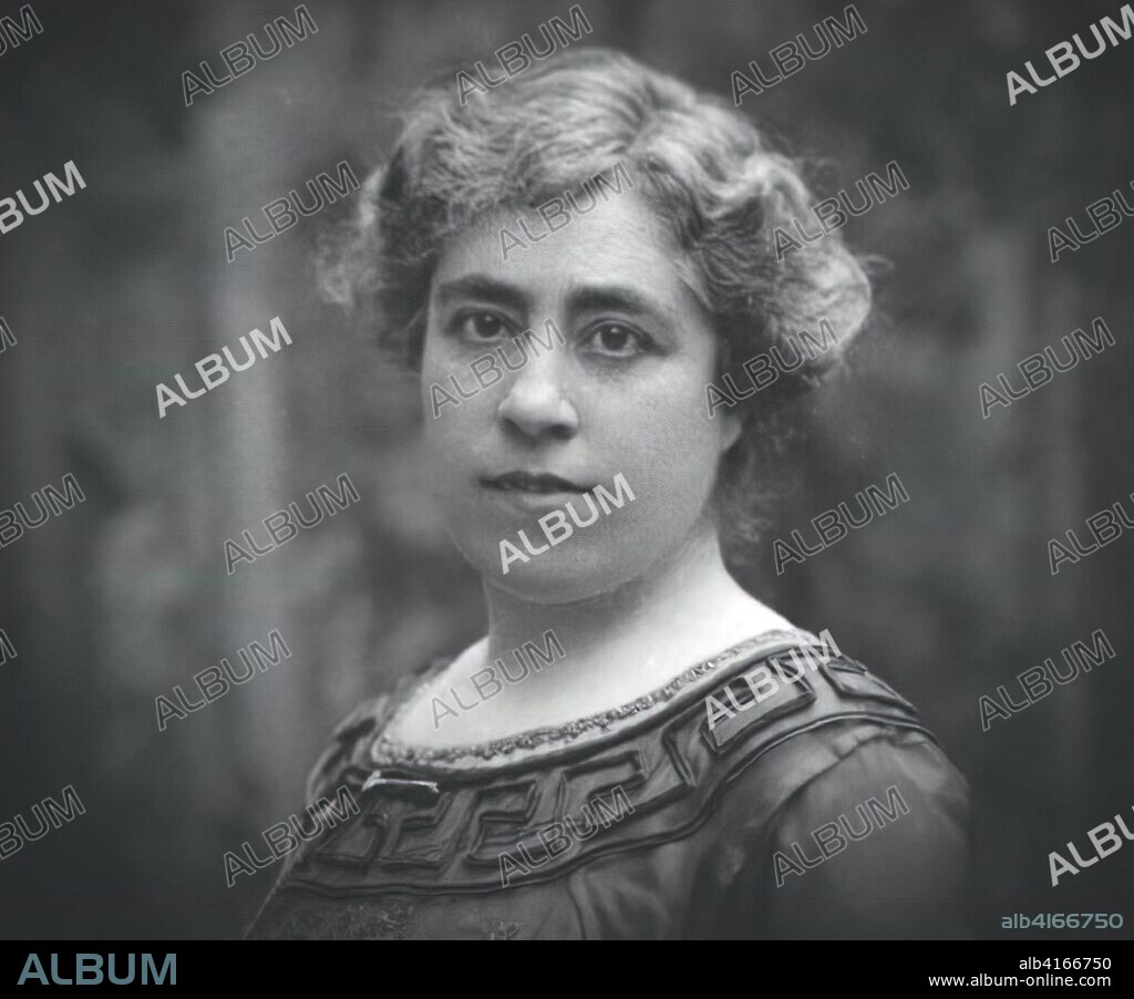Victor Català, seudónimo de Caterina Albert i Paradís (La Escala, 1869-1966), escritora catalana.