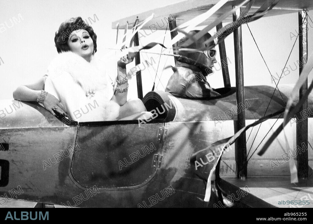 ROCIO DURCAL en LAS LEANDRAS, 1969. Copyright CAMARA, P.C.