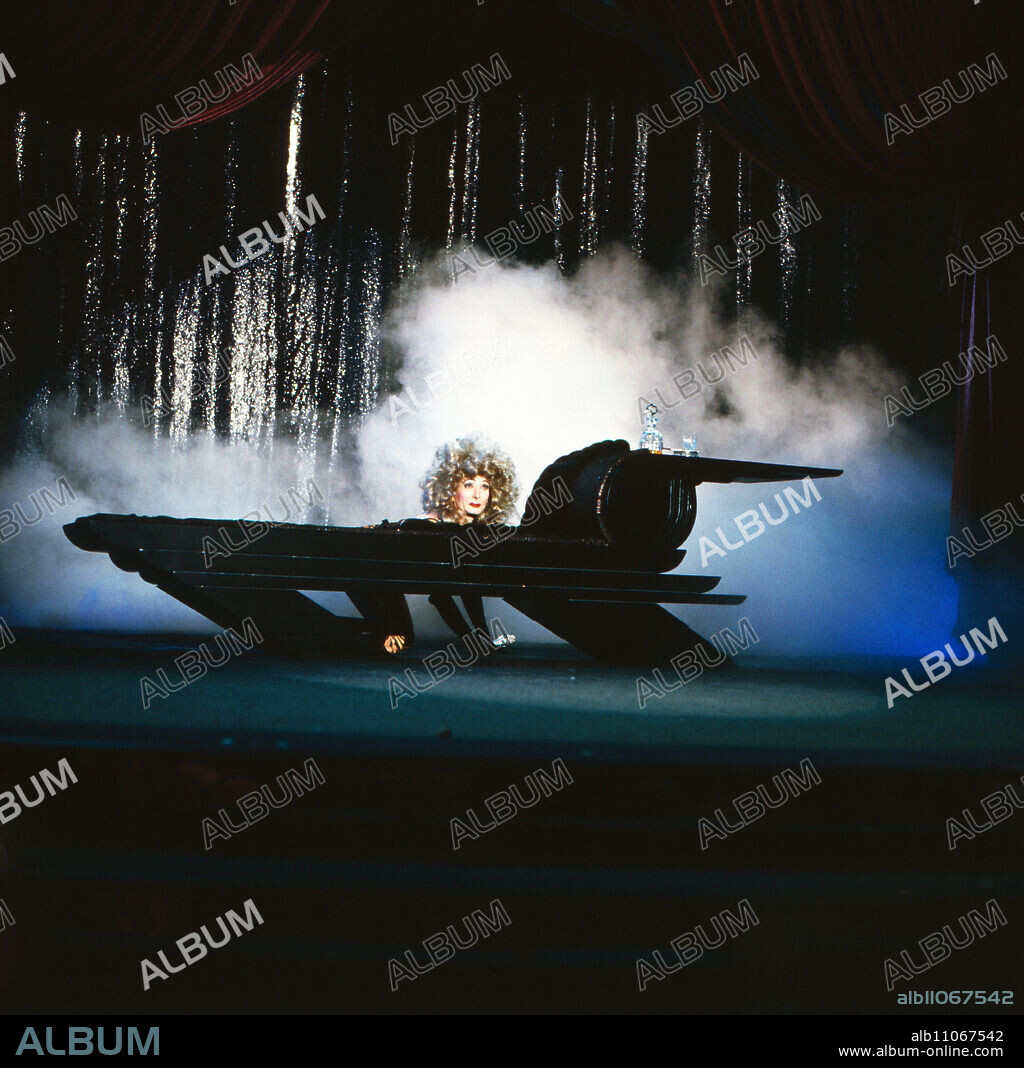 Mary and Gordy in the Countryside, TV film, Germany 1983, Director: Heinz Liesendahl, Actor: Gordy aka Reiner Kohler on stage.