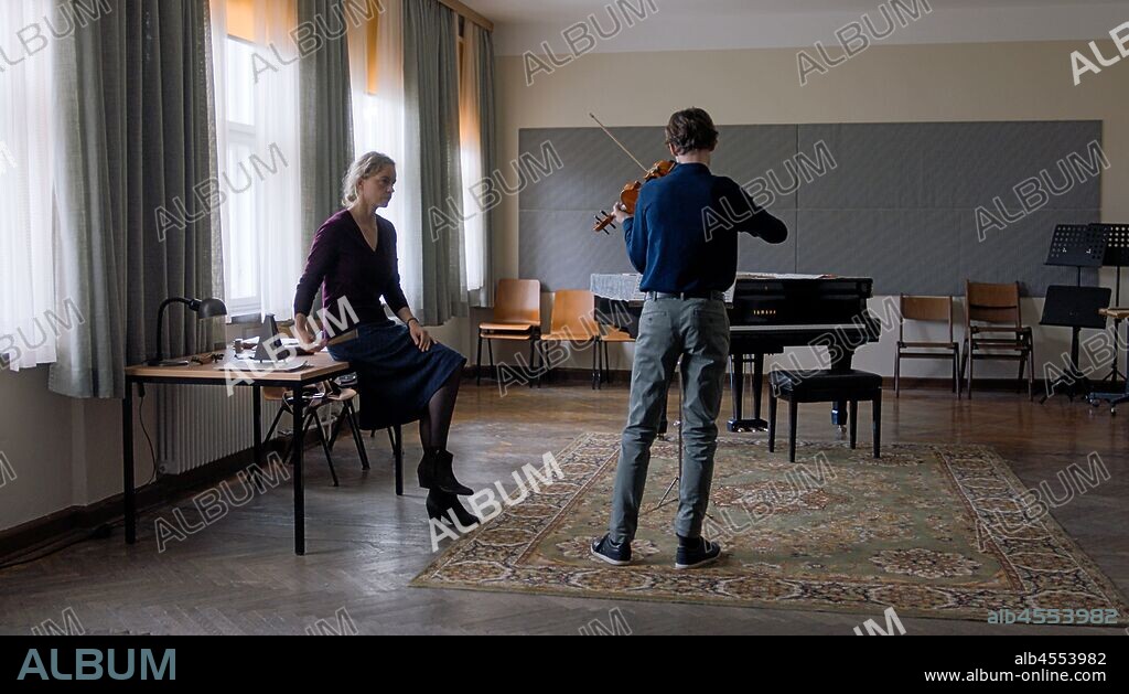 NINA HOSS dans PRELUDE, 2019 (DAS VORSPIEL), réalisé par INA WEISSE. Copyright Idéale Audience / Lupa Film / Port au Prince Film & Kultur P.