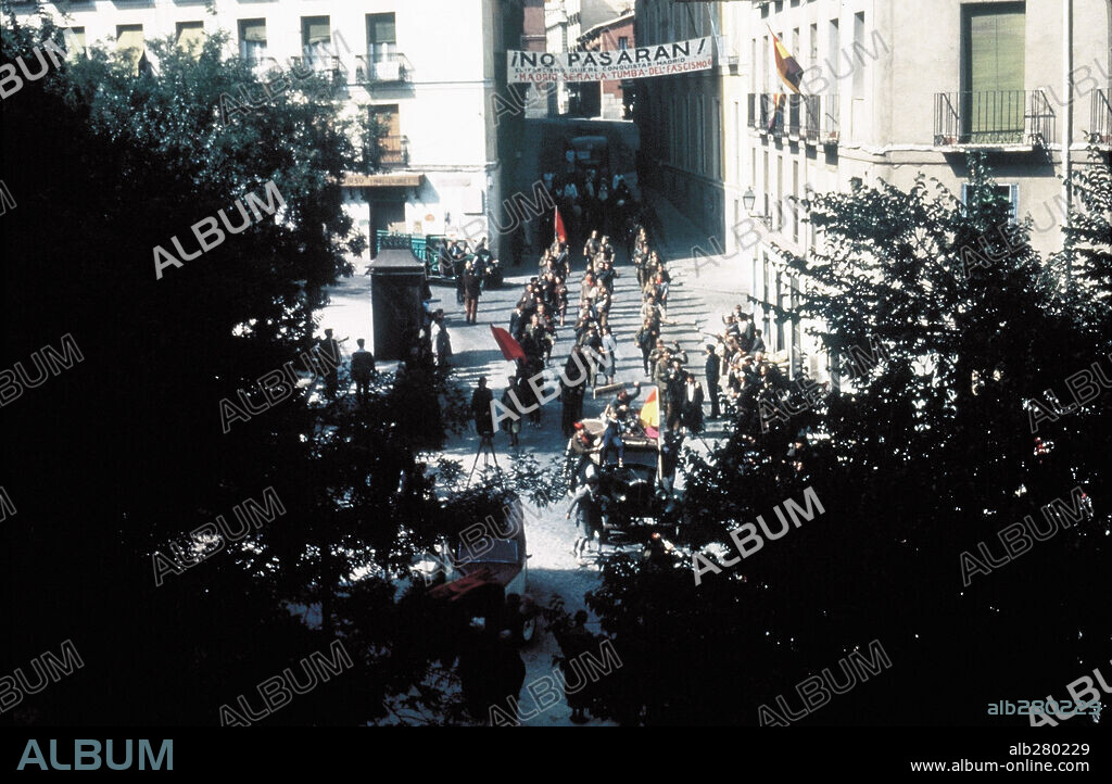 BICYCLES ARE FOR THE SUMMER, 1984 (LAS BICICLETAS SON PARA EL VERANO), directed by JAIME CHAVARRI. Copyright JET FILMS.