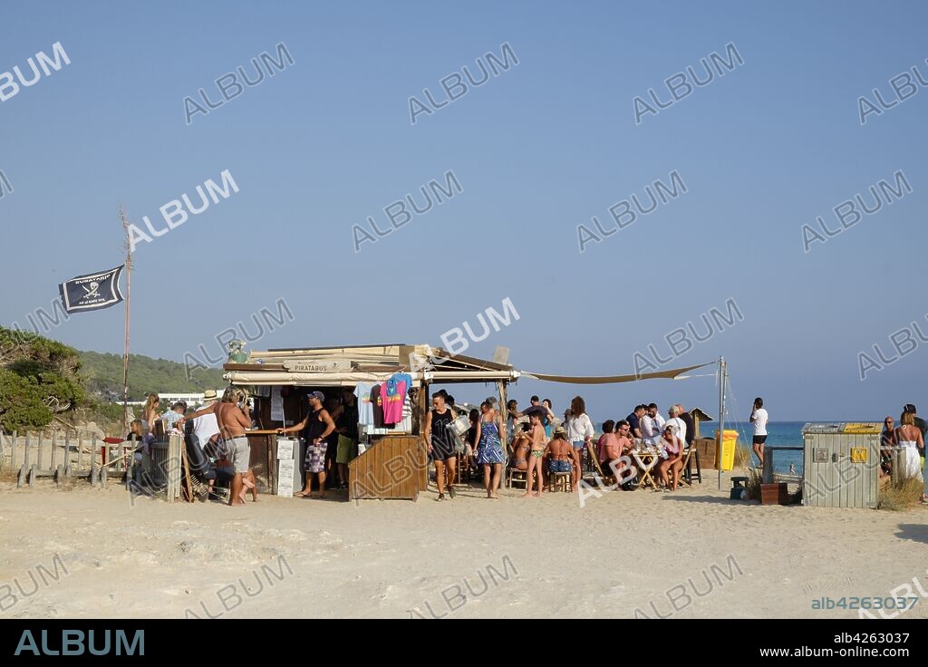 El Pirata Bus, playa de Migjorn, Formentera, balearic islands, Spain.