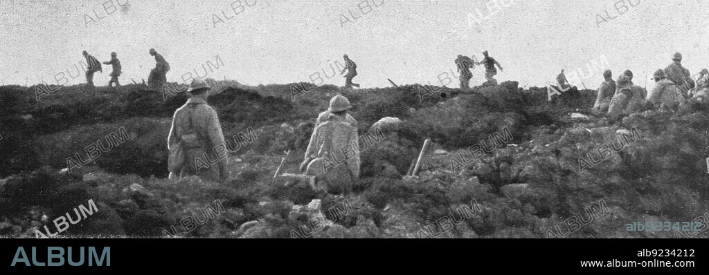 'Les combats de Verdun. Prise d'une mitrailleuse allemande. Au Sud de Fleury, le 2 aout : des grenadiers se lancent les premiers, sans fusils, armes de leurs seules grenades, sur une mitrailleuse allemande en action.', 1916. From "Collection de la Guerre IV. L'Illustration Tome CXLVII. La Guerre Juillet, Aout, Septembre, Octobre, Novembre, Decembre 1916".