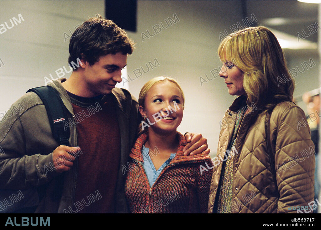 HAYDEN PANETTIERE, KIM CATTRALL and TREVOR BLUMAS in ICE PRINCESS, 2005, directed by TIM FYWELL. Copyright SKATE AWAY PRODUCTIONS/WALT DISNEY PICTURES/BRIDGET JONES FI / RAFY.