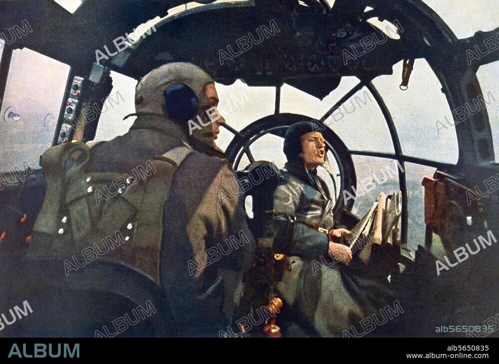 History / World War Two / Aerial Warfare. - German Luftwaffe / In the cockpit during a mission. PK photo, 1940.