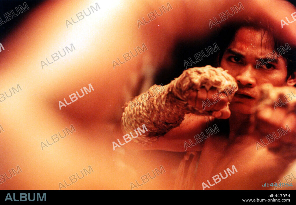 ONG-BAK. EL GUERRERO MUAY THAI, 2003 (ONG-BAK), dirigida por PRACHYA PINKAEW. Copyright SAHAMONGKOLFILM.