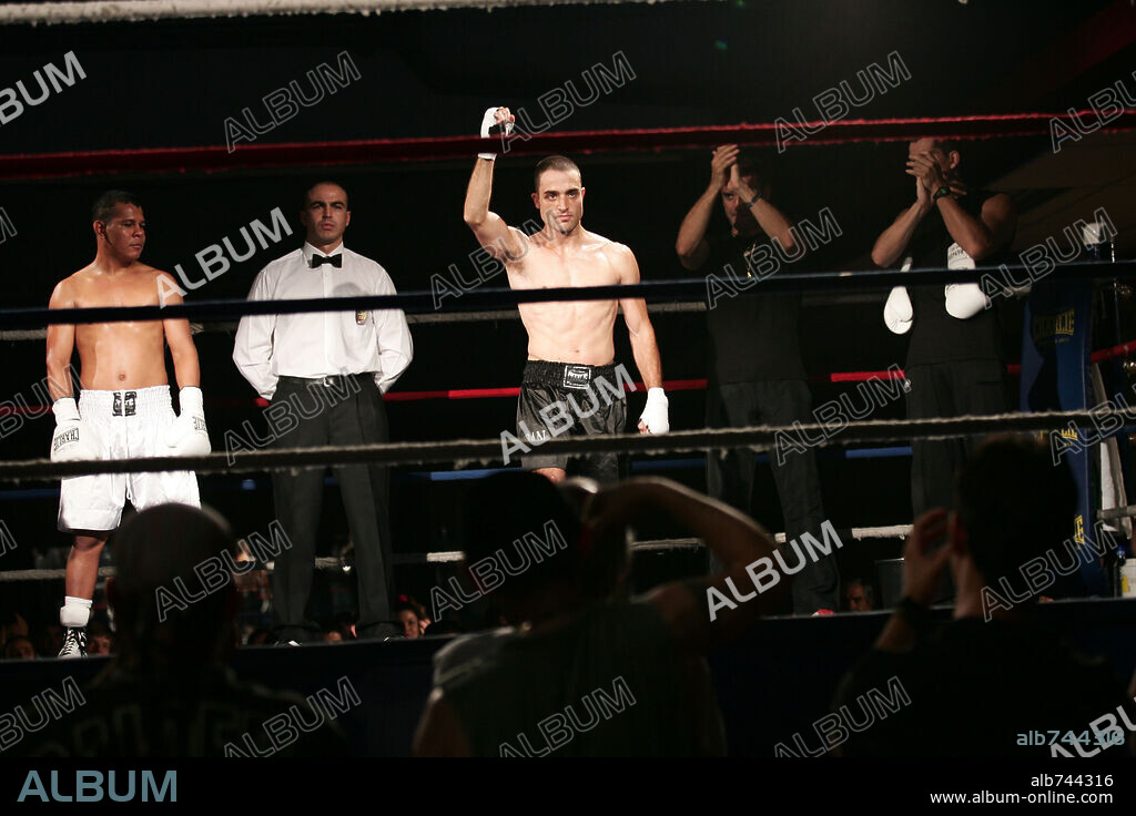 DANIEL GUZMAN in A GOLPES, 2005, directed by JUAN VICENTE CORDOBA. Copyright ENRIQUE CEREZO PRODUCCIONES.
