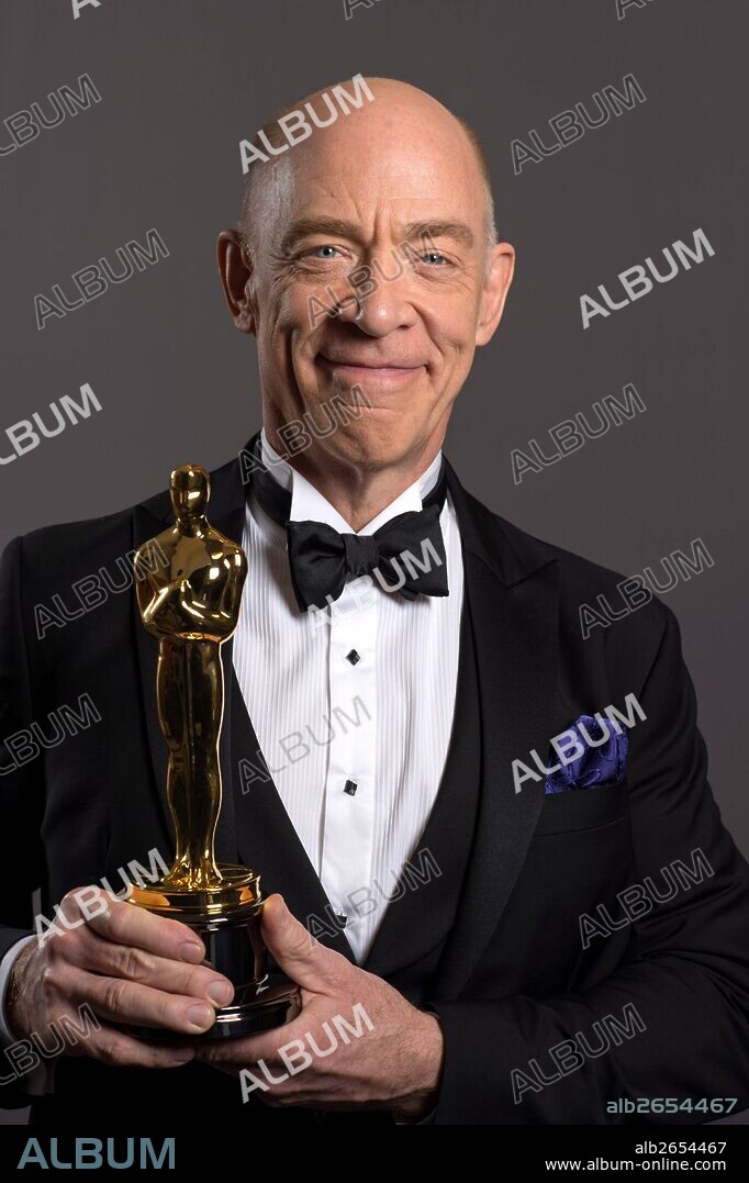 J. K. SIMMONS. Feb 22, 2015 - Hollywood, California, U.S. - J.K. SIMMONS poses backstage with the Oscar for Performance by an actor in a supporting role, for work on 'Whiplash' during the live ABC Telecast of The 87th Oscars at the Dolby Theatre in Hollywood. 22/02/2015