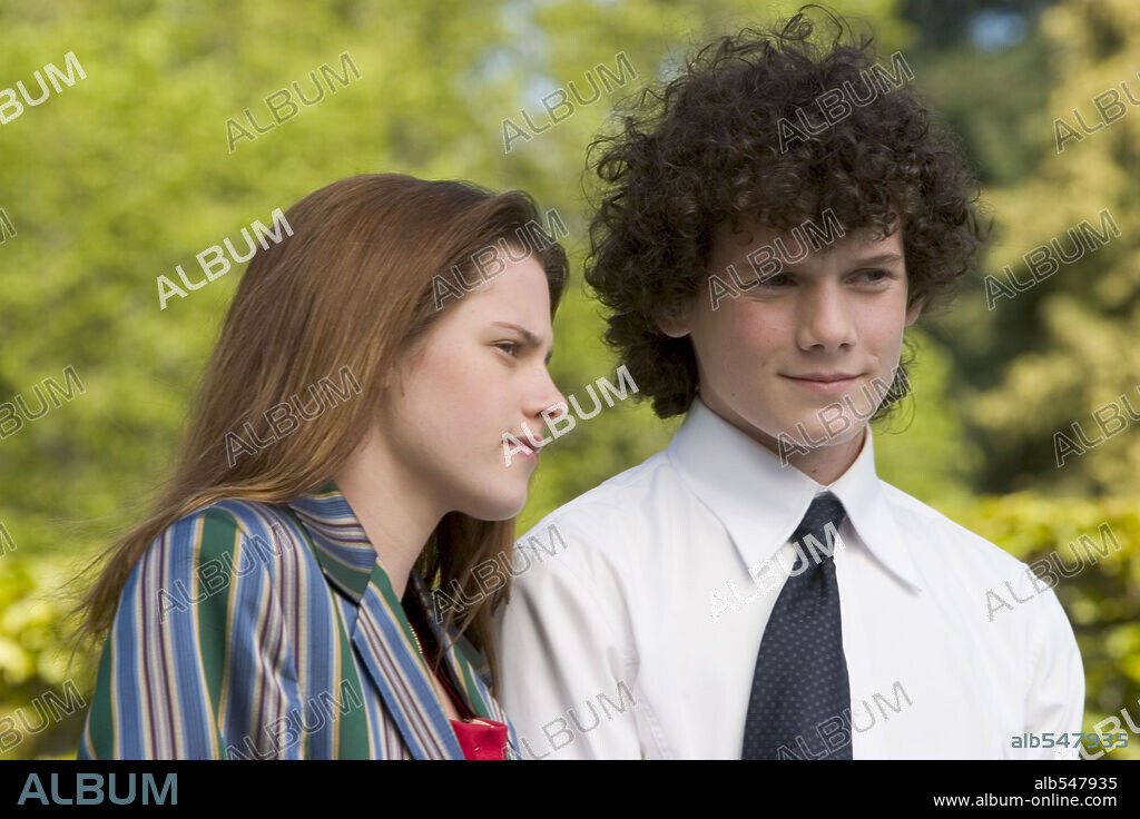 ANTON YELCHIN and KRISTEN STEWART in FIERCE PEOPLE, 2005, directed by GRIFFIN DUNNE. Copyright LIONS GATE FILMS.