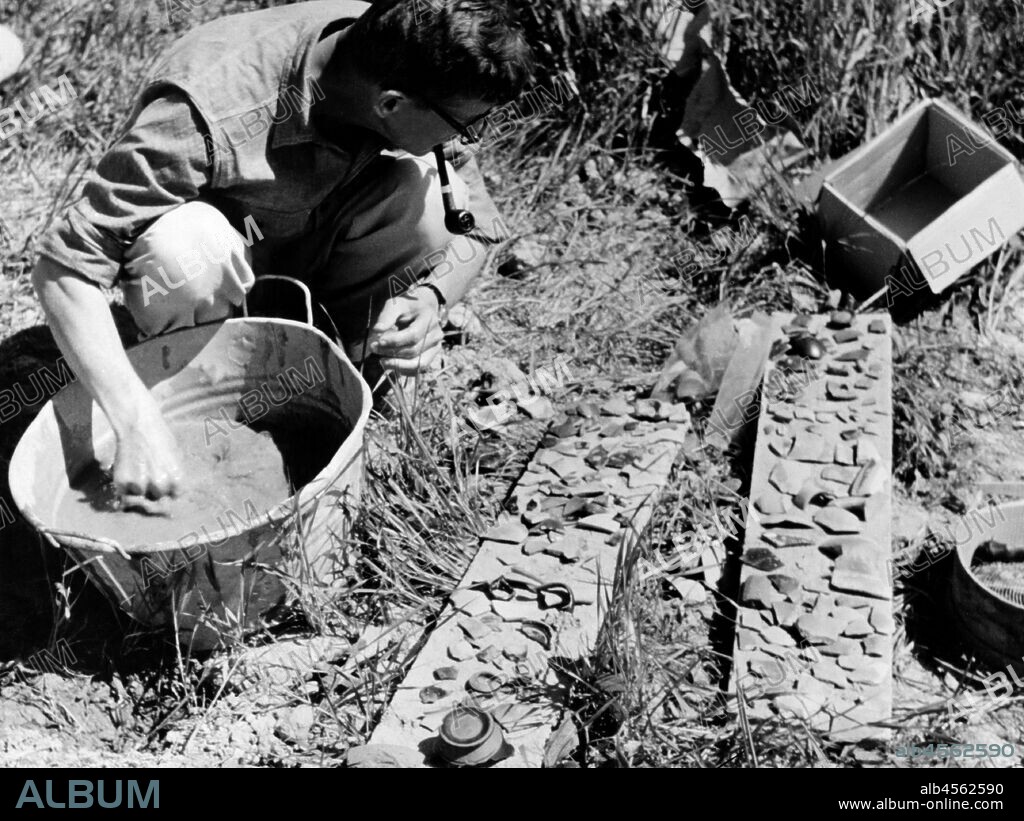 Archaeological excavations at Sybaris. 1965.