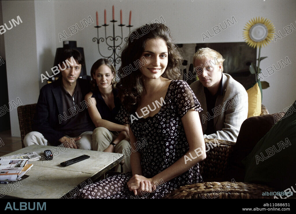 THE CAT WOMAN / D 2001 / Martin Enlen Hanna Andresen (SONSEE AHRAY FLOETMANN), Leo Andresen (ULRICH REINTHALLER), Elsa (ERIKA MAROZSAN), Arthur Steurer (SIMON SCHWARZ) / Headline: THE CAT WOMAN / D 2001.
