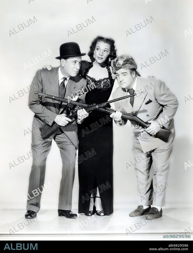 BUD ABBOTT, DOROTHY SHAY and LOU COSTELLO in COMIN' ROUND THE MOUNTAIN, 1951, directed by CHARLES LAMONT. Copyright Universal International Pictures (UI).