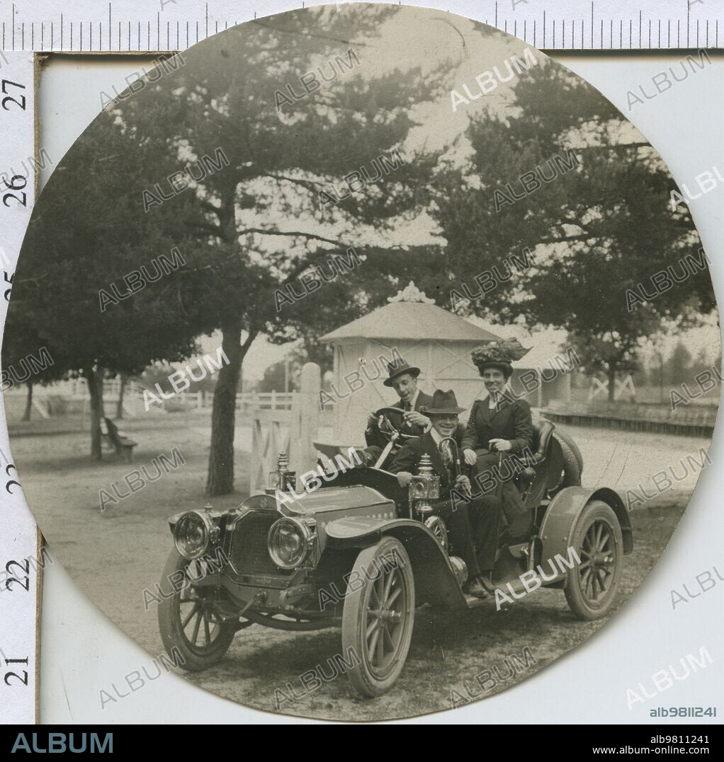 June 1909. Infant Ferdinand of Bavaria, his wife, Infanta María Teresa, and King Alfonso XIII in a Dion Bouton automobile.
