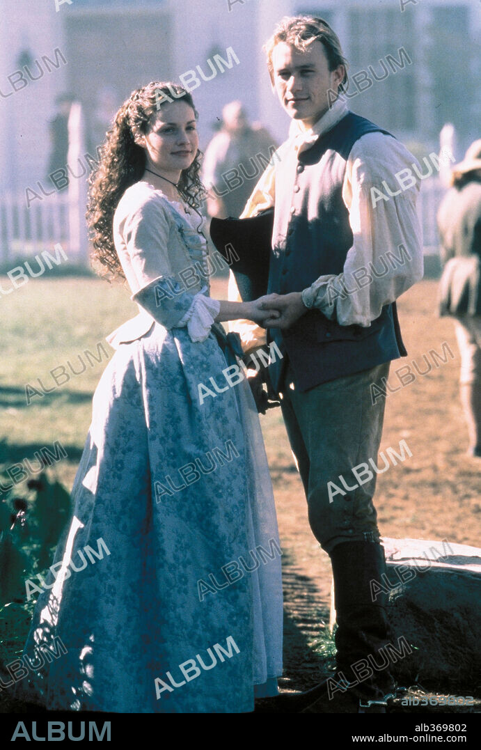 HEATH LEDGER and LISA BRENNER in THE PATRIOT, 2000, directed by ROLAND EMMERICH. Copyright MUTUAL FILM COMPANY.