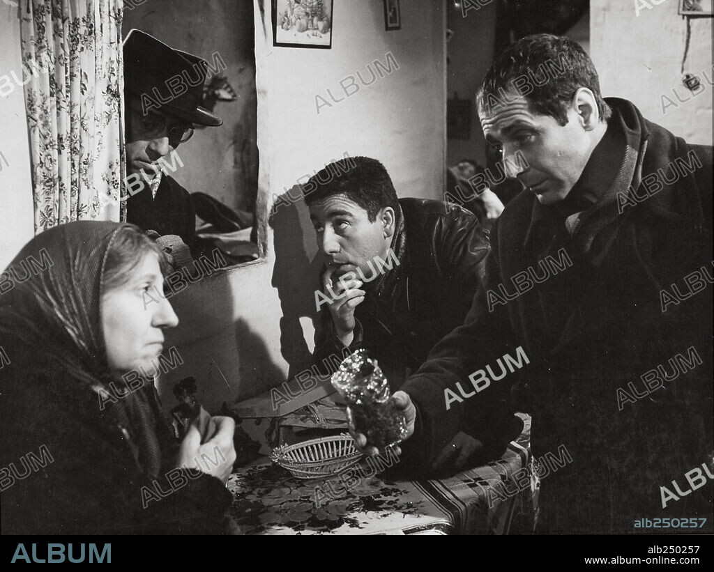CASSEN, JULIA CABA ALBA and MANUEL ALEXANDRE in PLACIDO, 1961, directed by LUIS GARCIA BERLANGA. Copyright JET FILMS.