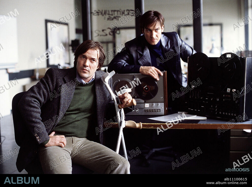 THE DANCE WITH THE DEVIL - THE KIDNAPPING OF RICHARD OETKER / In 2 parts Germany 2001 / Peter Keglevic The kidnapping of Richard Oetker was one of the most spectacular German criminal cases of the 1970s. Scene: Richard Oetker (SEBASTIAN KOCH) is seriously injured after his kidnapping. He does everything he can to find the perpetrator. But his trust in the police dwindles after initial investigations fail. It is only when he meets the SEK man Georg Kufbach (TOBIAS MORETTI) that he regains hope. It takes almost twenty years before they can convict the suspect. The second part will be broadcast on Monday, November 12th, 2001 on SAT.1 at 8:15 p.m. V / Headline: THE DANCE WITH THE DEVIL - THE KIDNAPPING OF RICHARD OETKER / Germany 2001.