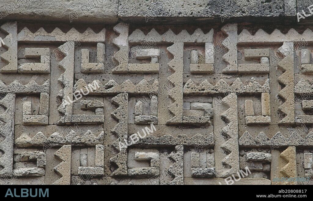 ZONA ARQUEOLOGICA-PATIO DE LAS GRECAS-GRECAS ZAPOTECAS.