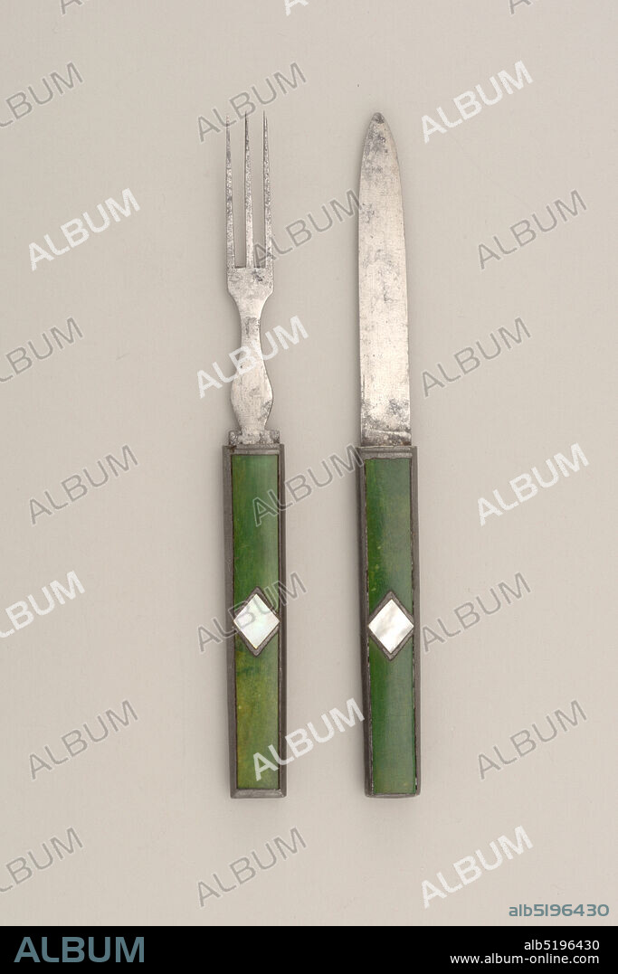 Etui knife, Ivory, mother-of-pearl, pewter, steel, Leaf-shaped knife with straight sides. Flat rectangular handle with pewter sides. Front and back green painted ivory, inlaid with diamond-shaped mother-of-pearl and pewter on the centre of the handle., probably Germany, ca. 1790, cutlery, Decorative Arts, Etui knife.
