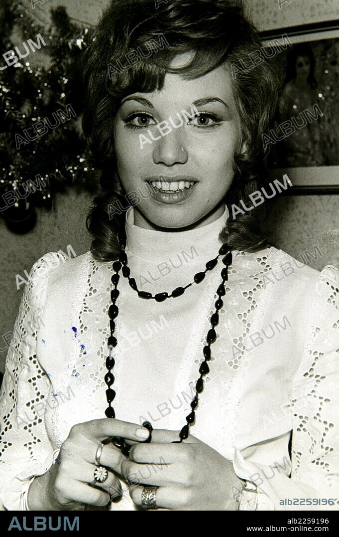 KARINA. CANTANTE Y ACTRIZ ESPAÑOLA.