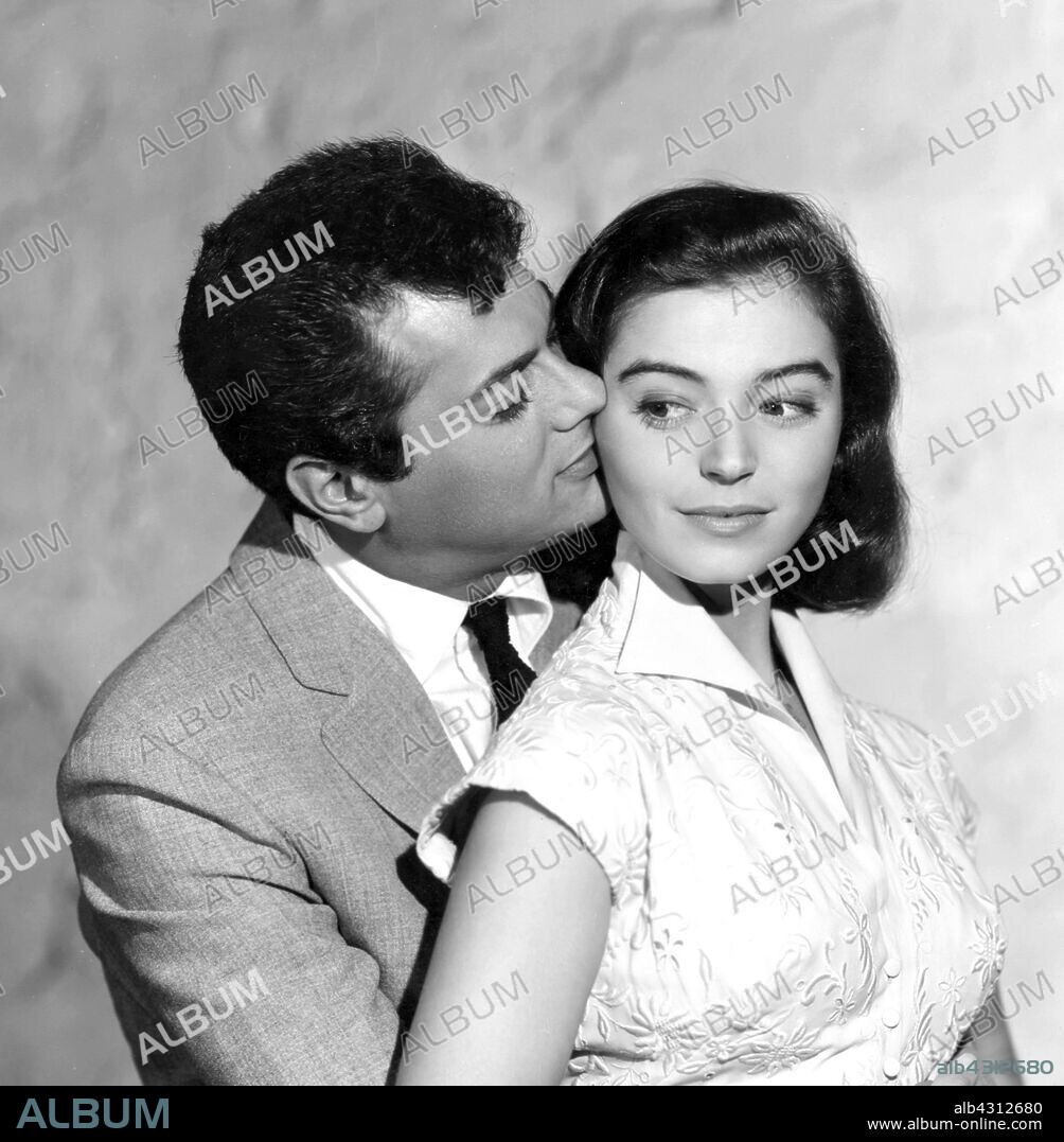 MARISA PAVAN and TONY CURTIS in THE MIDNIGHT STORY, 1957, directed by JOSEPH PEVNEY. Copyright UNIVERSAL INTERNATIONAL.