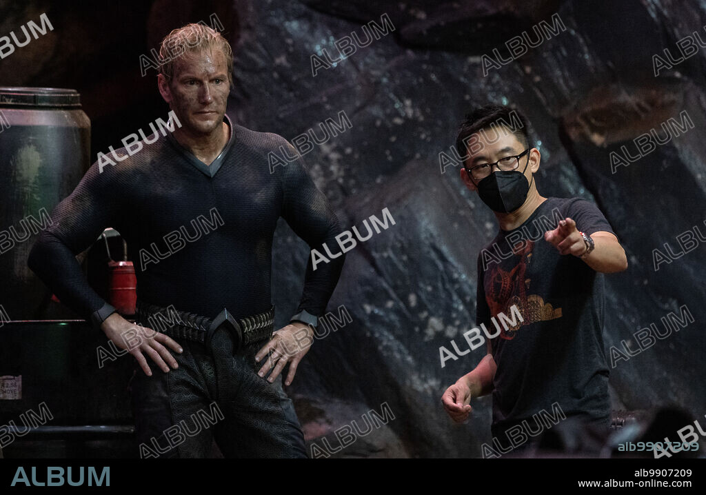 JAMES WAN and PATRICK WILSON in AQUAMAN AND THE LOST KINGDOM, 2023, directed by JAMES WAN. Copyright Warner Bros. (Warner Bros. Pictures) DC Entertainment Atomic Monster The Safran Company / BLACK, CHRISTIAN.